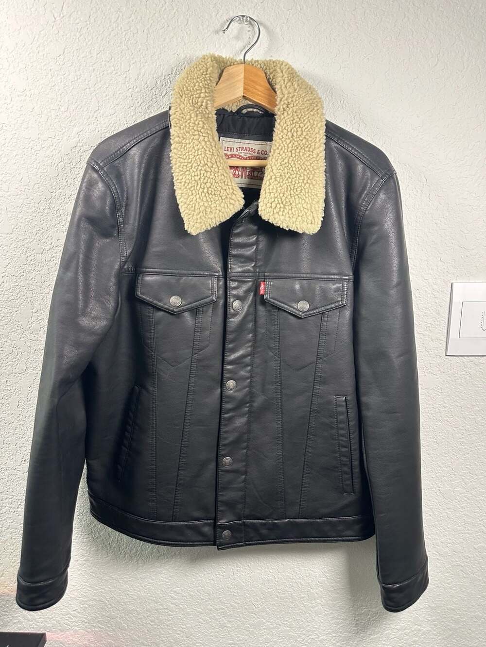 Levi Strauss & Co. Trucker Jacket Size M Black Faux Leather Sherpa